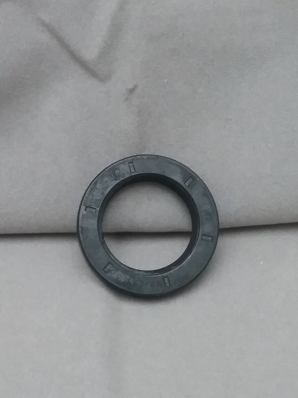 QTY3 NEW GENUINE MERCURY 26-66300 OIL SEAL MERCUREY 20HP 200HP