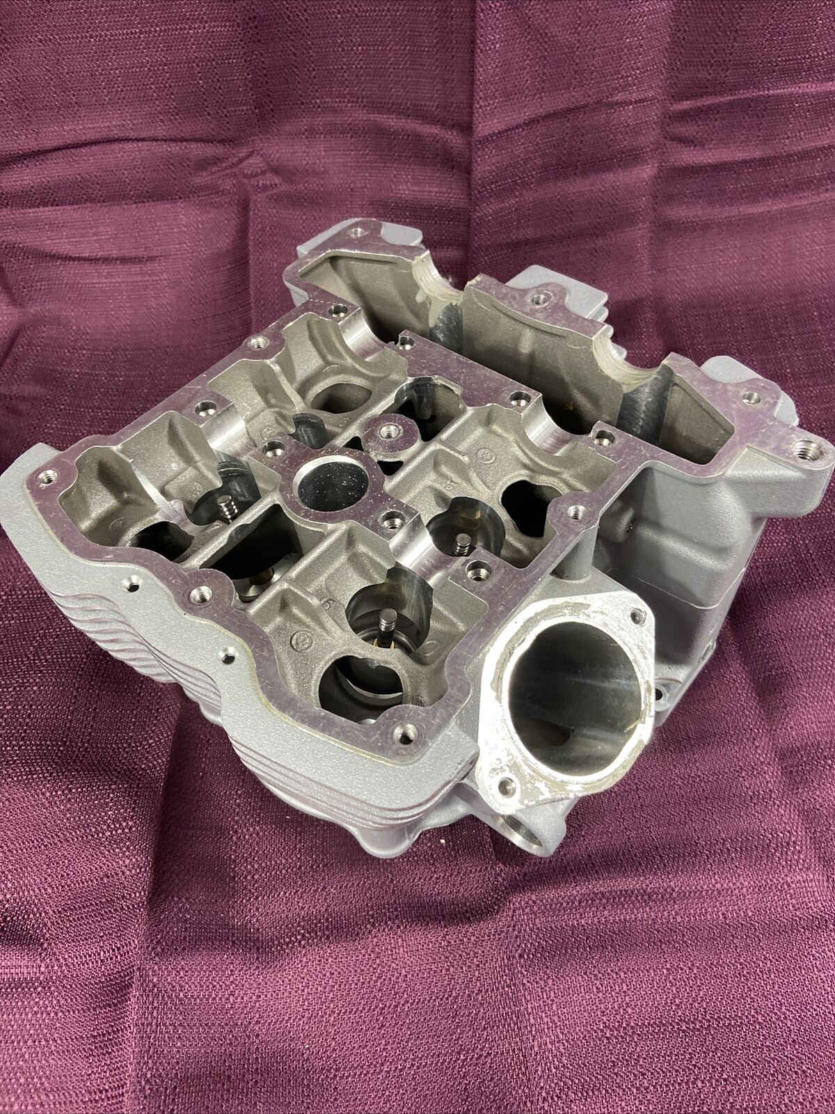 GENUINE HARLEY DAVIDSON 16989-01K V-Rod Rear Cylinder Head Assembled Appears New