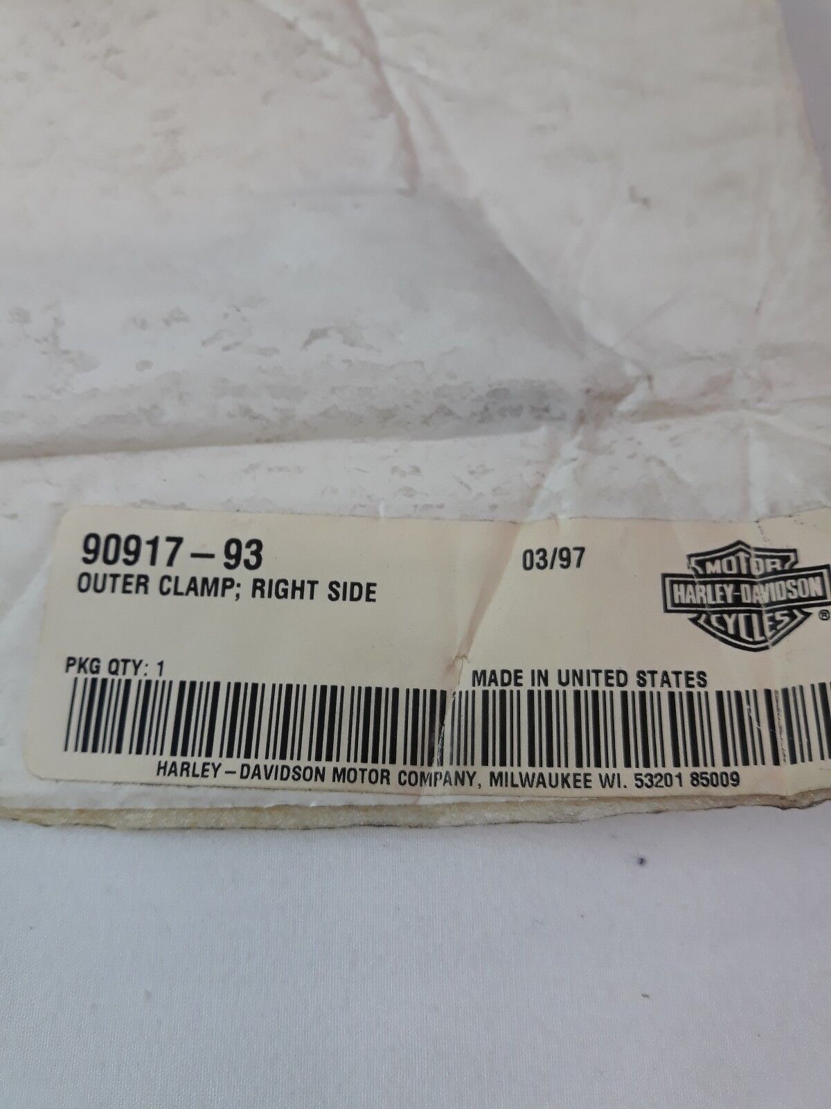 NEW HARLEY DAVIDSON Right Side Outer Clamp Part# 90917-93
