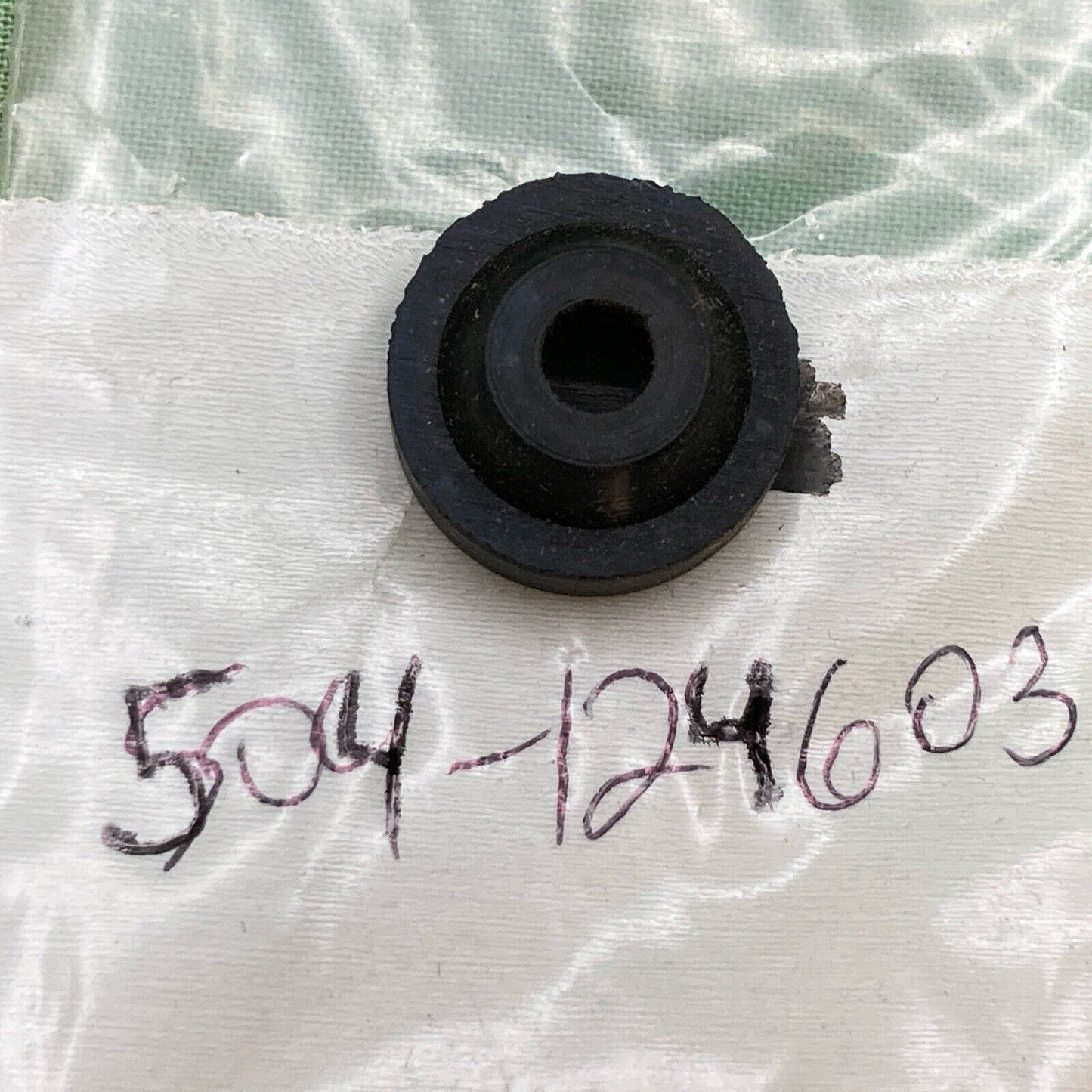 NEW REPLACES JONSERED CHAINSAW 504124603 RUBBER BUSHING