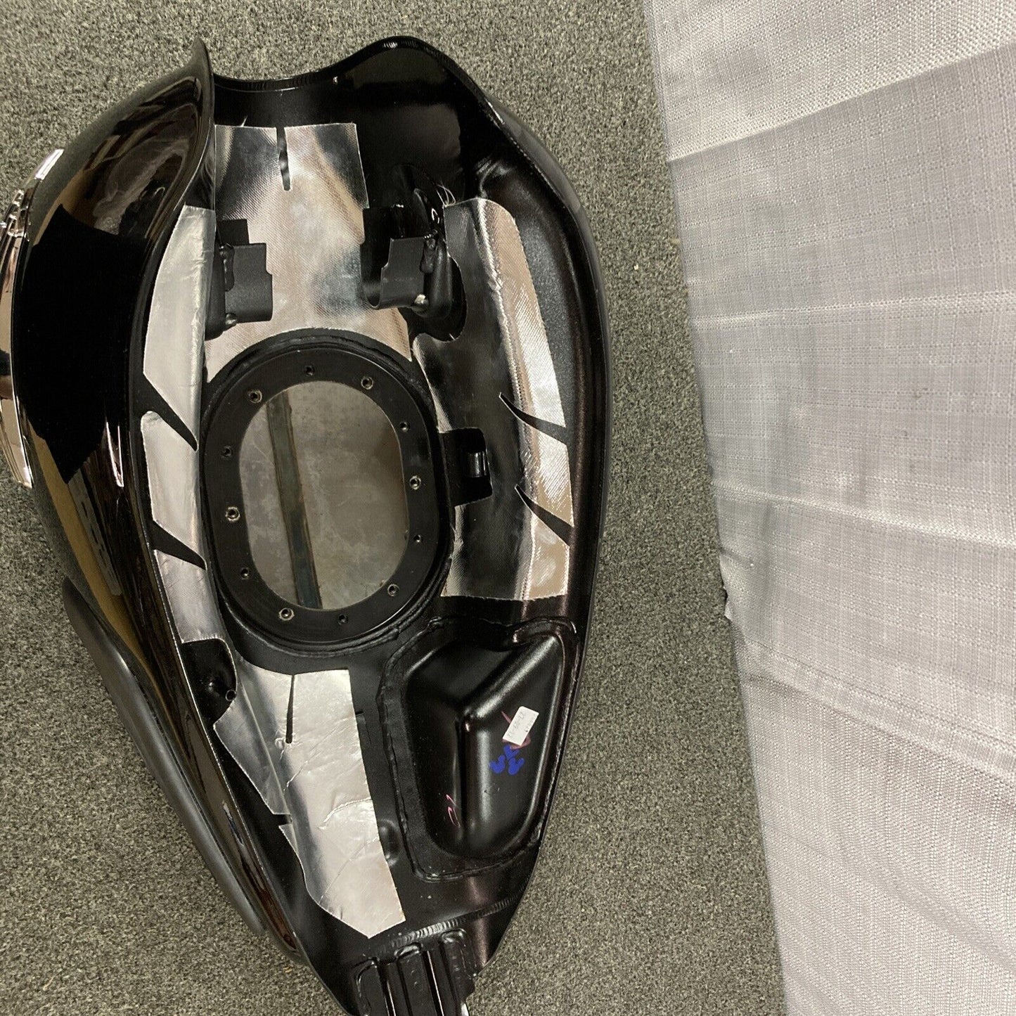 NEW GENUINE TRIUMPH T2402300-PG Fuel Tank Spares Assembly Jet Black Spec Edition