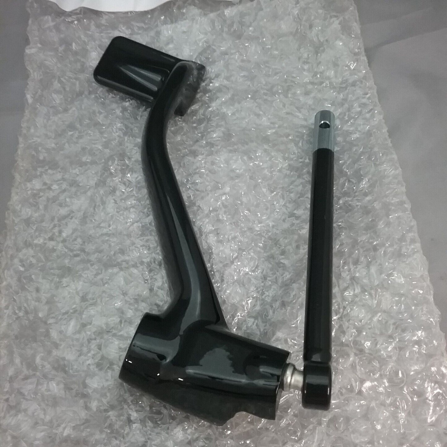 NEW HARLEY DAVIDSON 50600024 BRAKE PEDAL RIGHT MID CONTROL BLACK