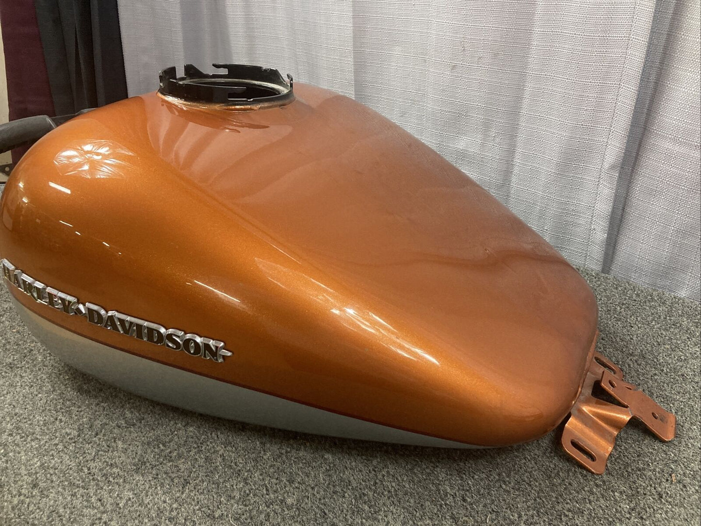 GENUINE HARLEY DAVIDSON 2014 14-21 FLHTCU ULTRA CLASSIC FUEL TANK, ORANGE