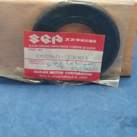 NEW GENUINE SUZUKI 09285-33001 OIL SEAL 33X62X7 REAR WHEEL GT750 RE5 GS550