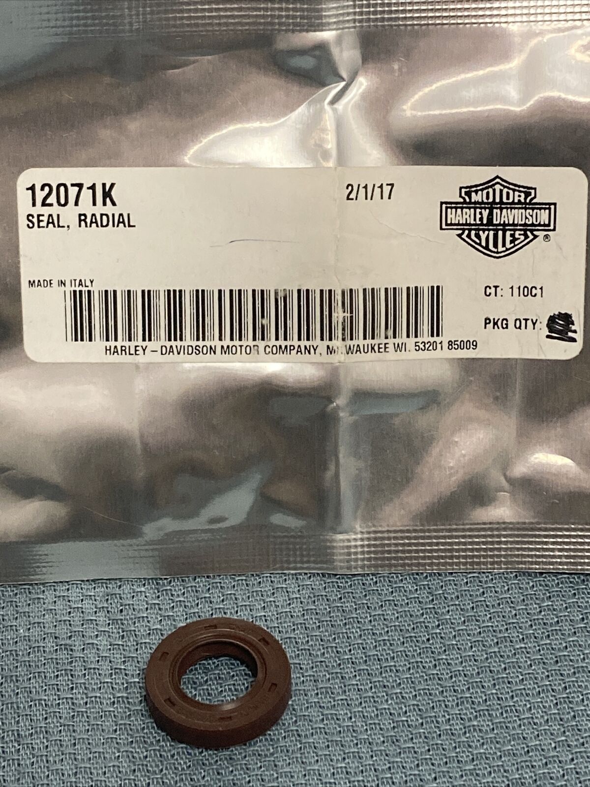 NEW GENUINE HARLEY DAVIDSON 12071K SEAL, RADIAL