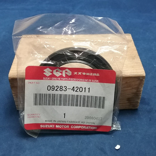 NEW GENUINE SUZUKI 09283-42011 OIL SEAL, FINAL DRIVEN, RH
