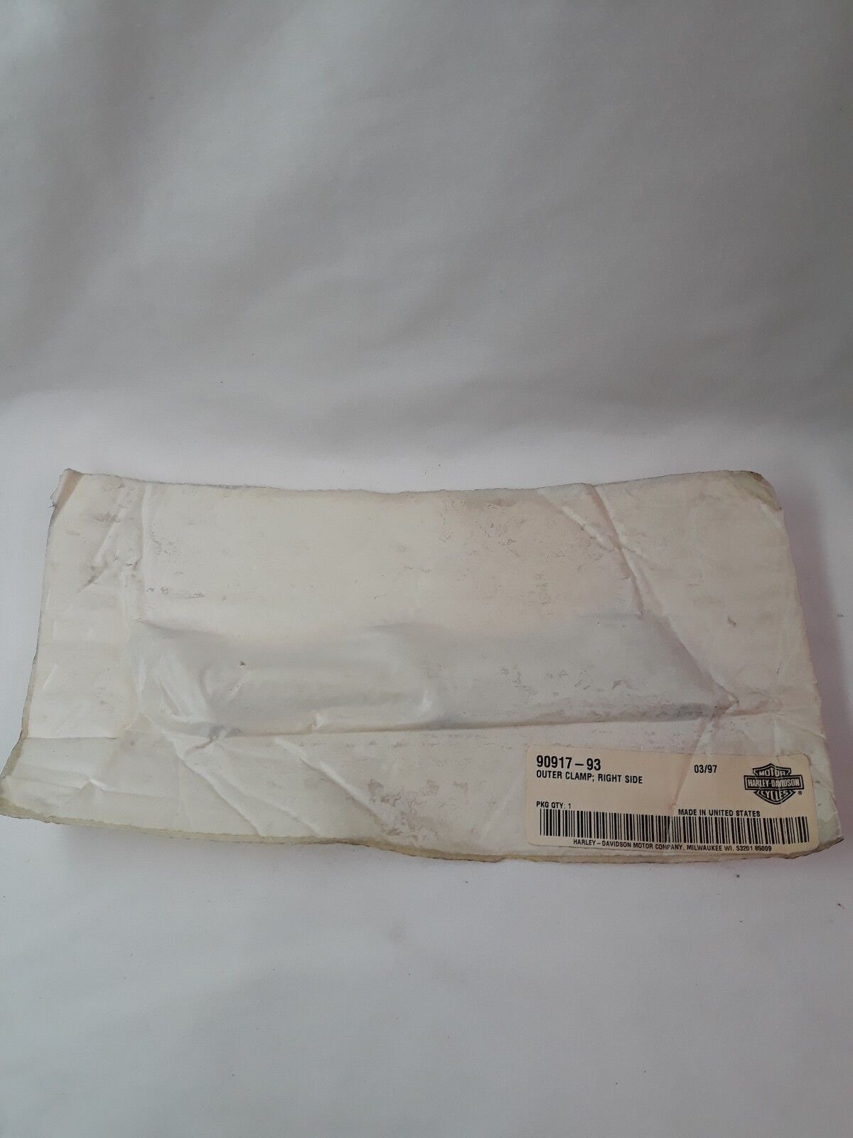 NEW HARLEY DAVIDSON Right Side Outer Clamp Part# 90917-93