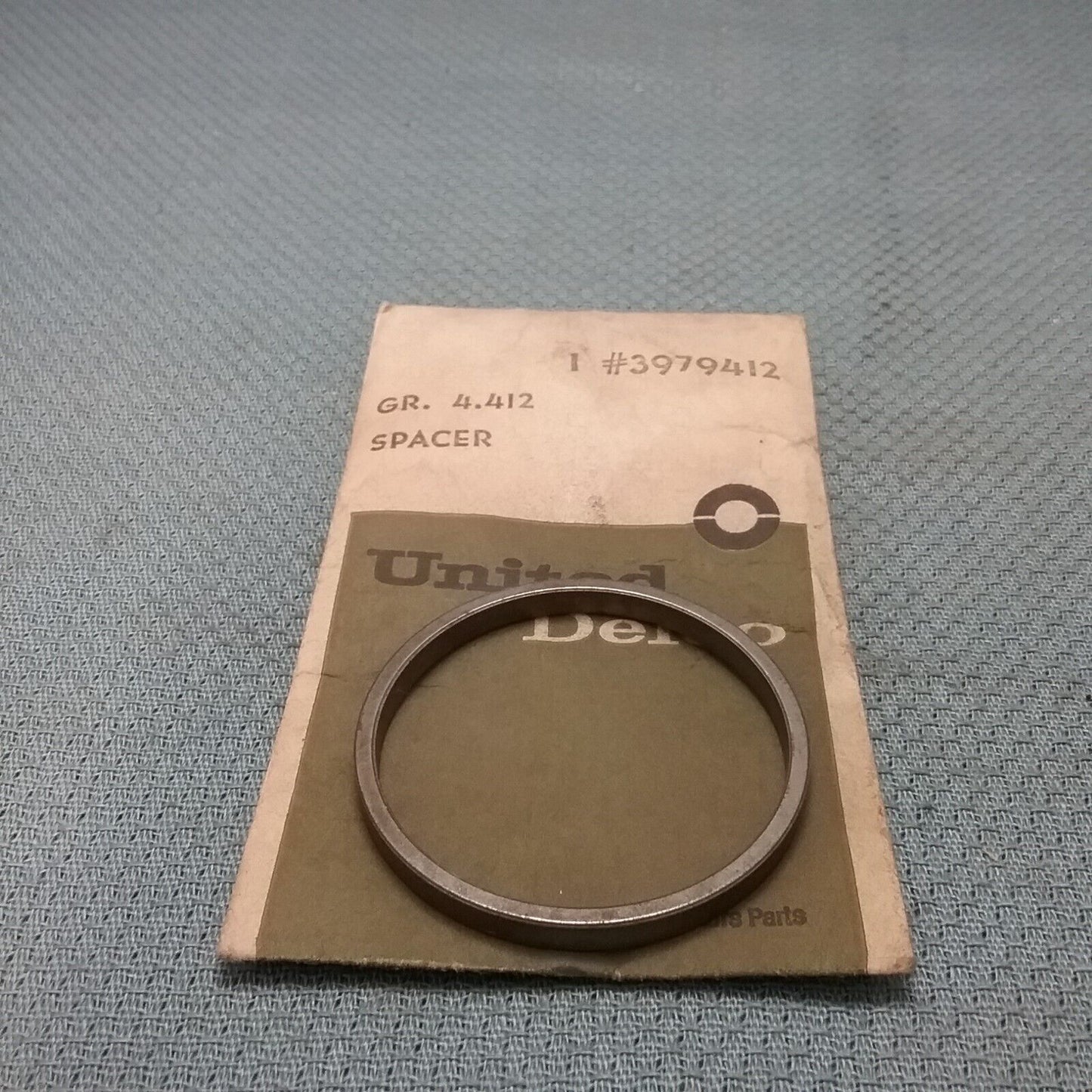 NEW GENUINE GM 3979412 SPACER