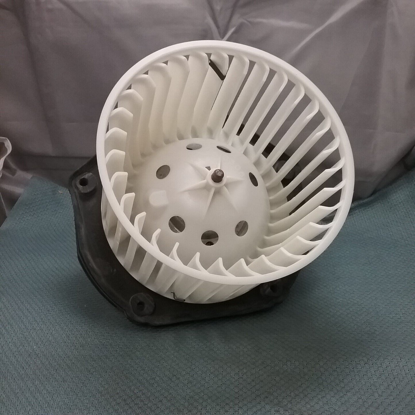 GM 52450305 A/C HEATER BLOWER MOTOR FAN