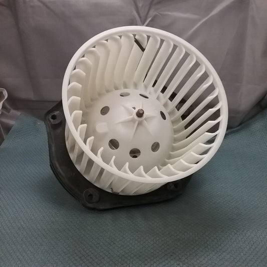 GM 52450305 A/C HEATER BLOWER MOTOR FAN