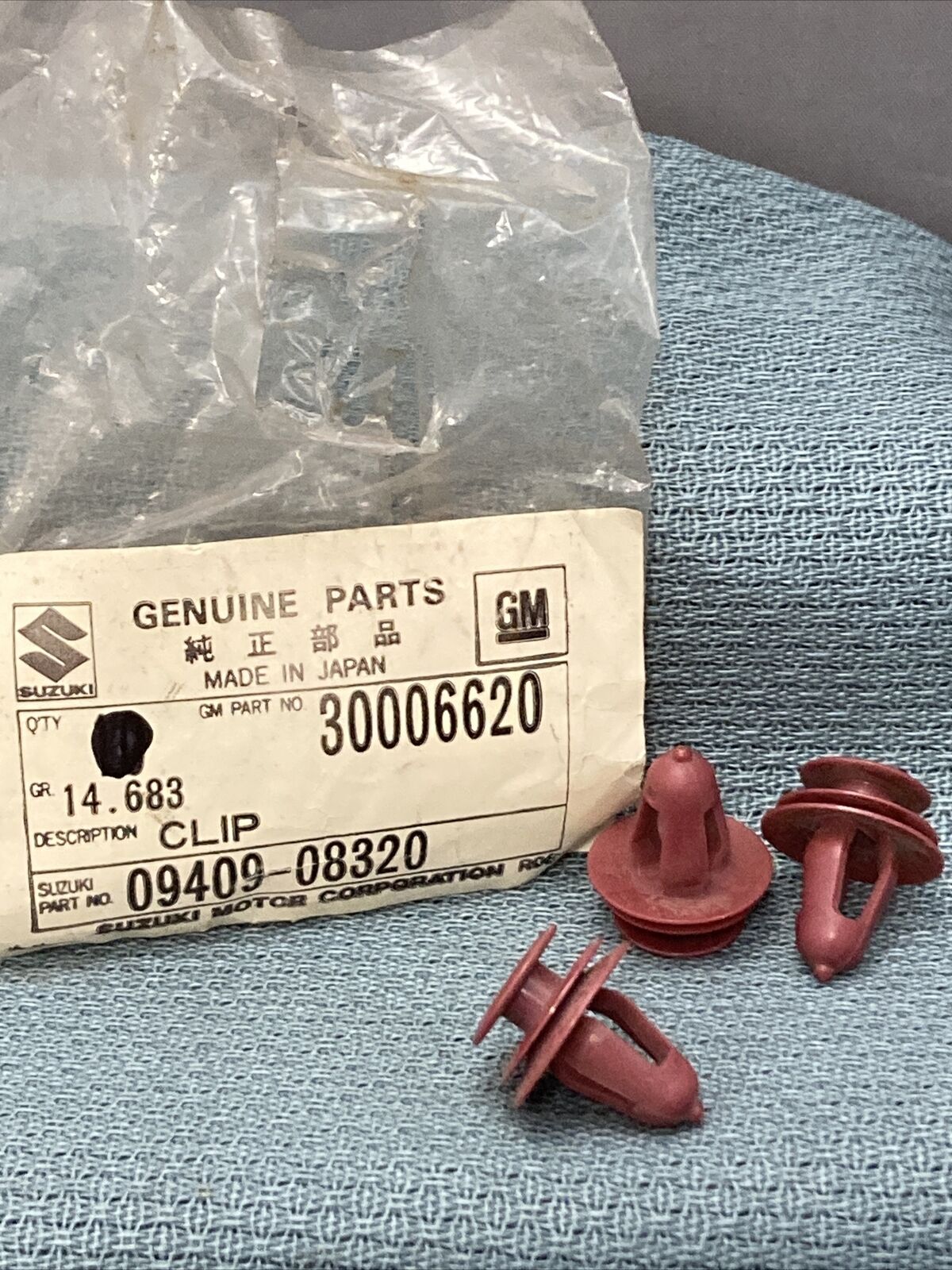 QTY 3 NEW GENUINE GM 30006620 RETAINER, PUSH-IN, *RED GR 14.683