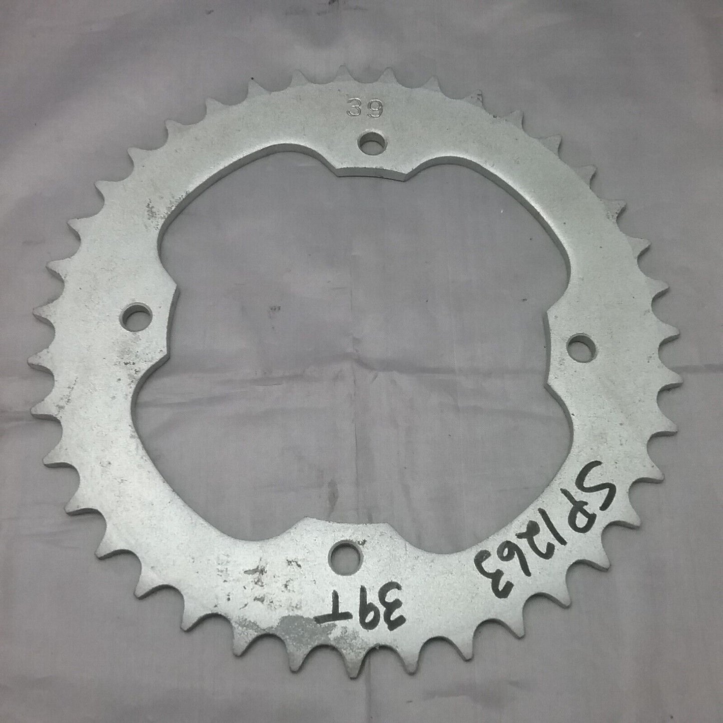 NEW SUNSTAR 2-634439 REAR STEEL SPROCKET 39T