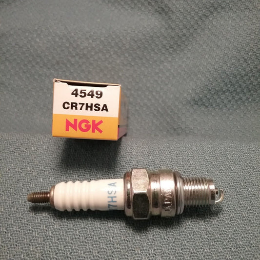 QTY 2, NEW NGK CR7HSA Nickel Spark Plug 4549 KAWASAKI 92070-1154 EL250 91-20