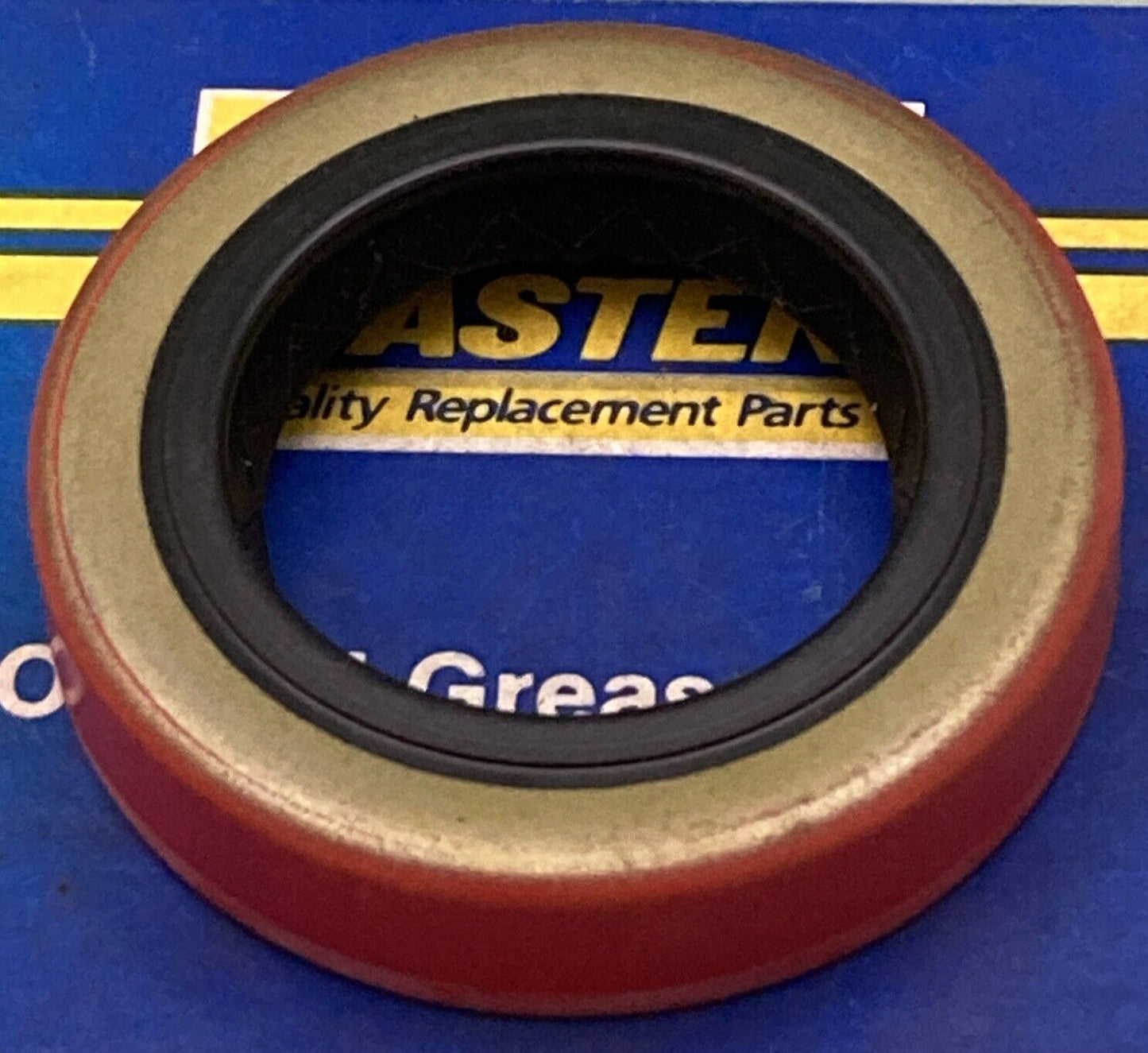 NEW GENUINE PARTS MASTER 8660S OIL AND GREASE SEAL