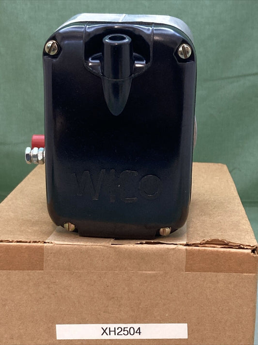 NEW GENUINE WICO XH2504 magneto small "wisconsin" flange mount 1 cyl