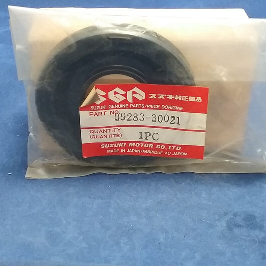 NEW GENUINE SUZUKI 09283-30021 OIL SEAL, RH CRANKSHAFT GS550 GS750 GS1000