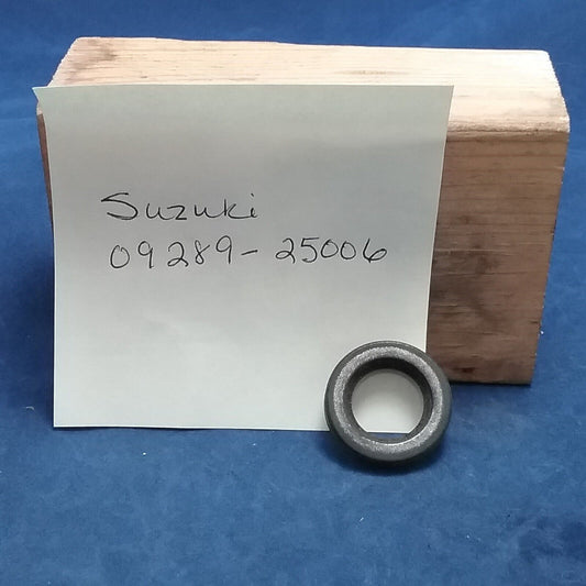 NEW GENUINE SUZUKI 09289-25006 OIL SEAL PISTON-CRANKSHAFT GT750