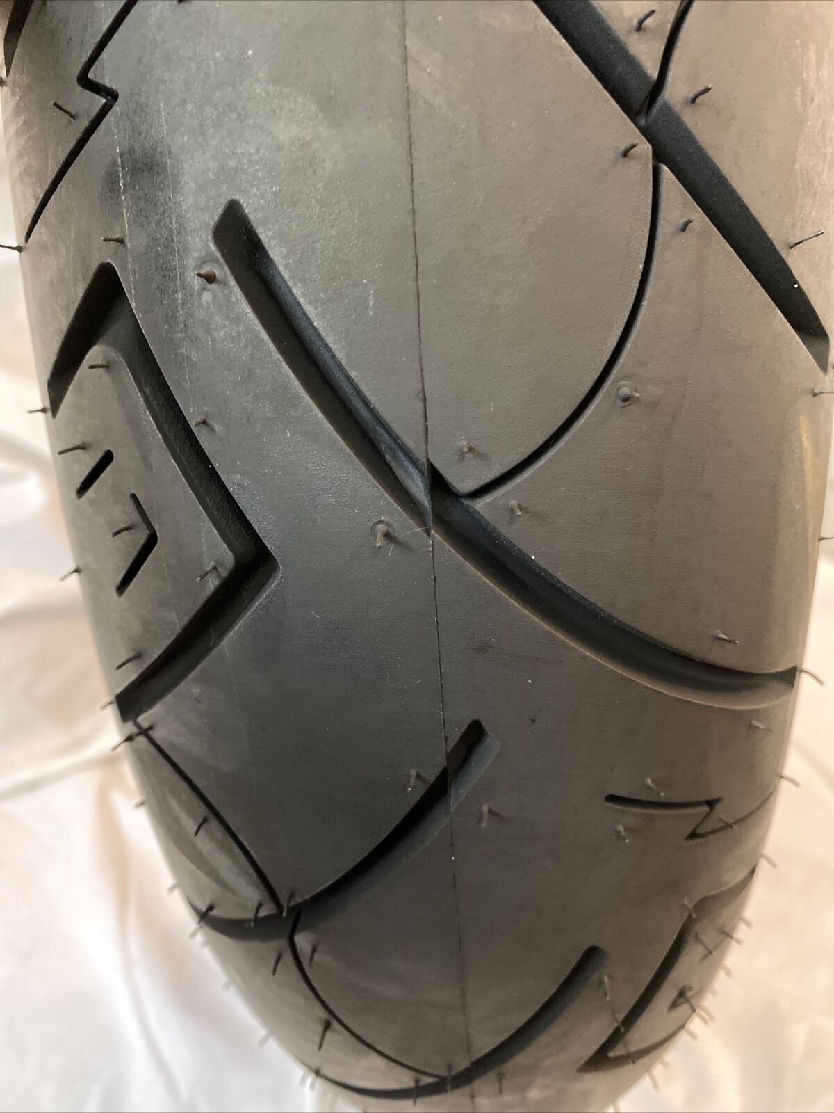 SHINKO 130/90B-16  SR777R A/B Rear Tubeless Motorcycle Tire HD Cruiser Belted