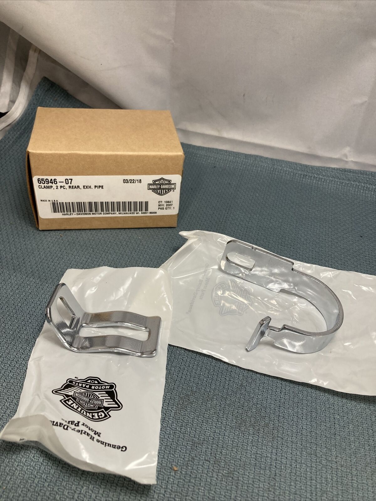 NEW GENUINE HARLEY-DAVIDSON 65946-07 CLAMP, 2 PC, REAR, EXH. PIPE