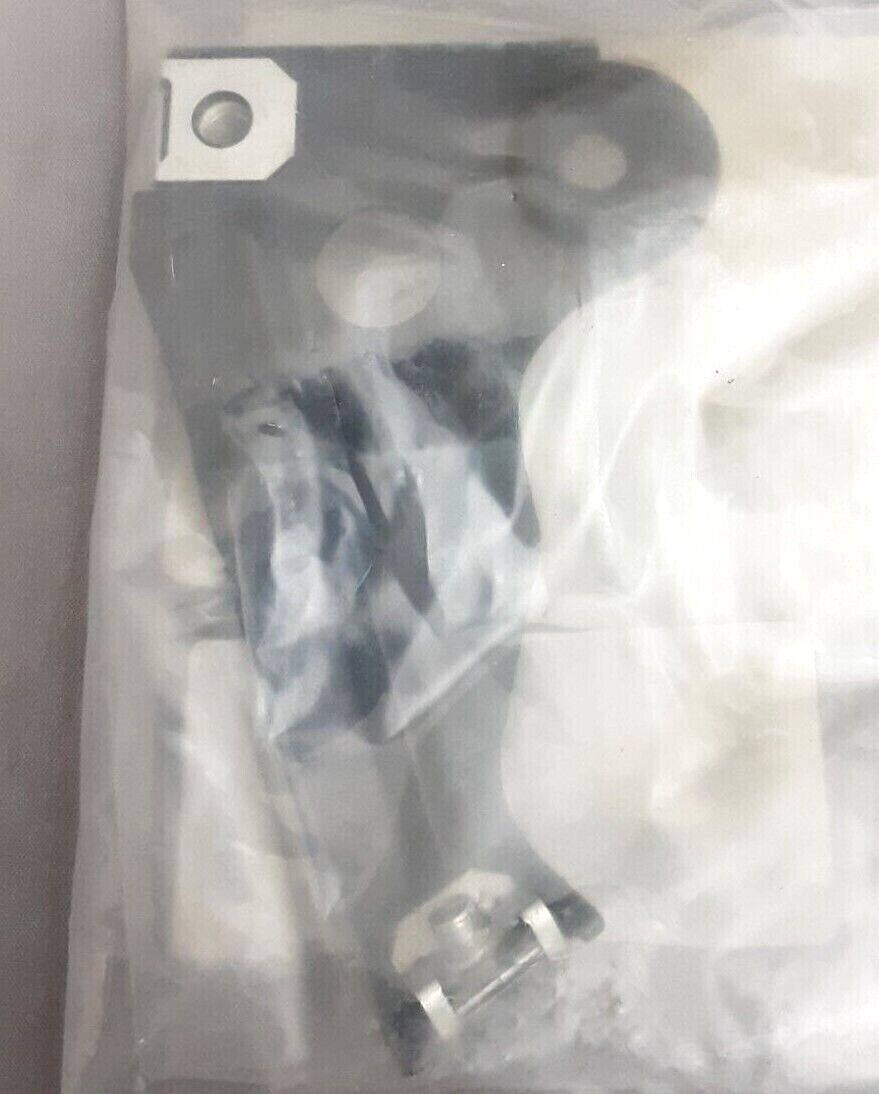 NEW GENUINE BMW 46637716273 BRACKET F LEFT FUEL TANK TRIM R1200GS 2006-2012