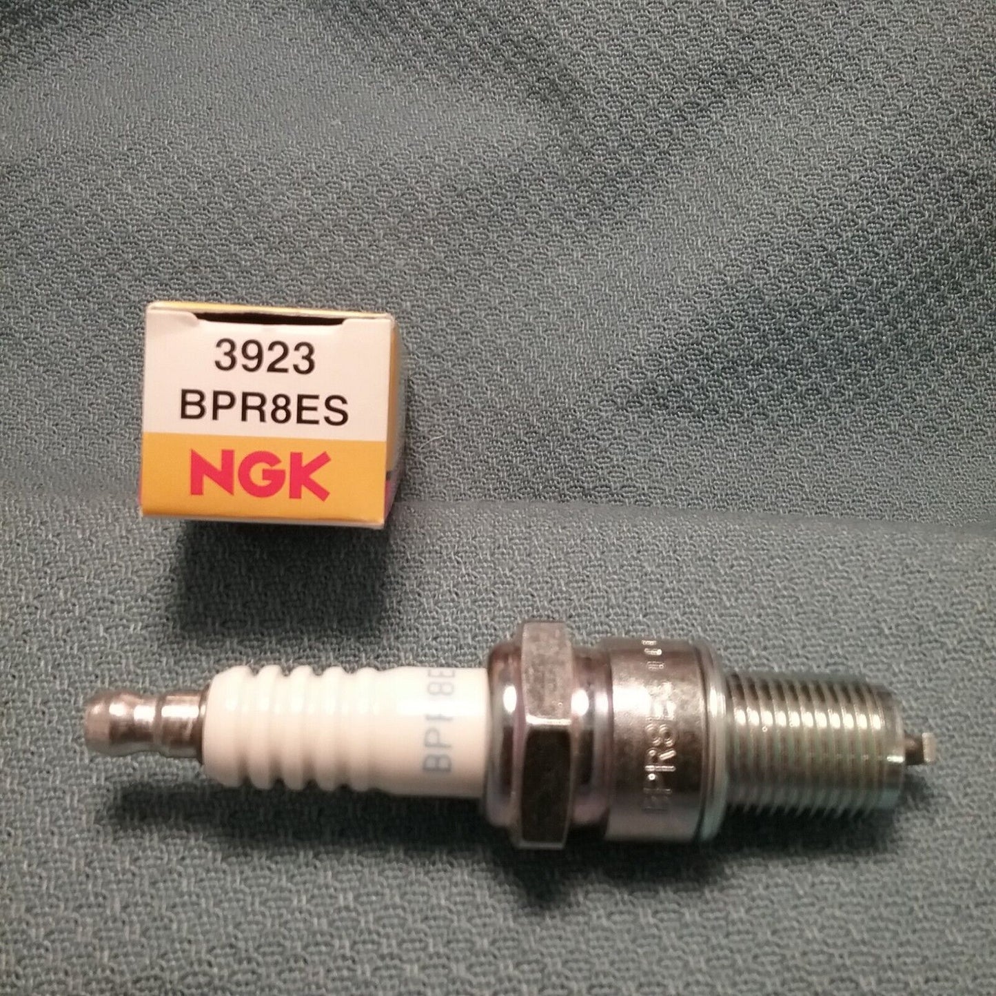 QTY5, NEW NGK BPR8ES Nickel Spark Plug 3923 YAMAHA BPR-8ES00-00 XJ650L 81-83