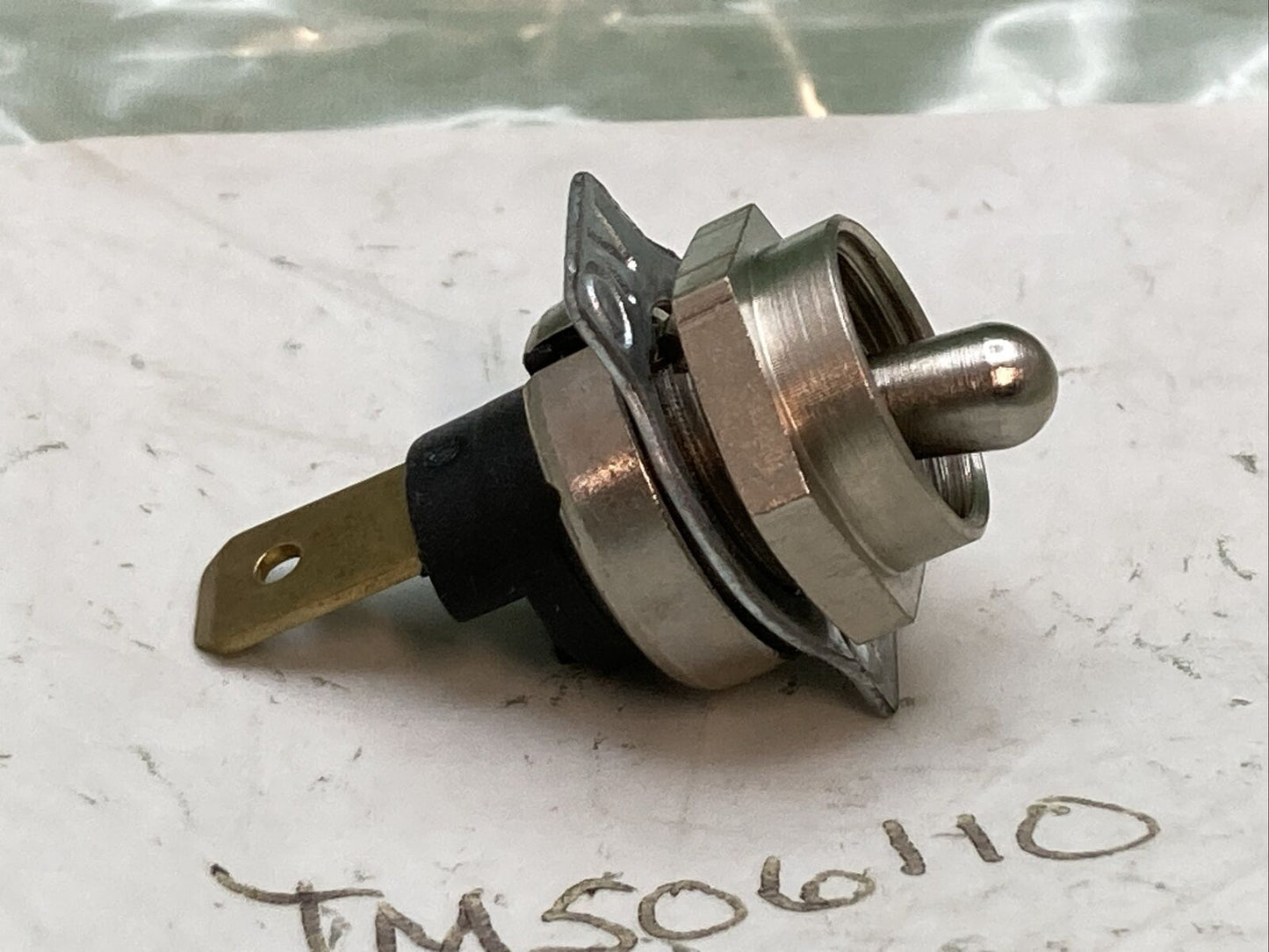 QTY 2 NEW REPLACES TILLOTSON TM506110 TOGGLE SWITCH