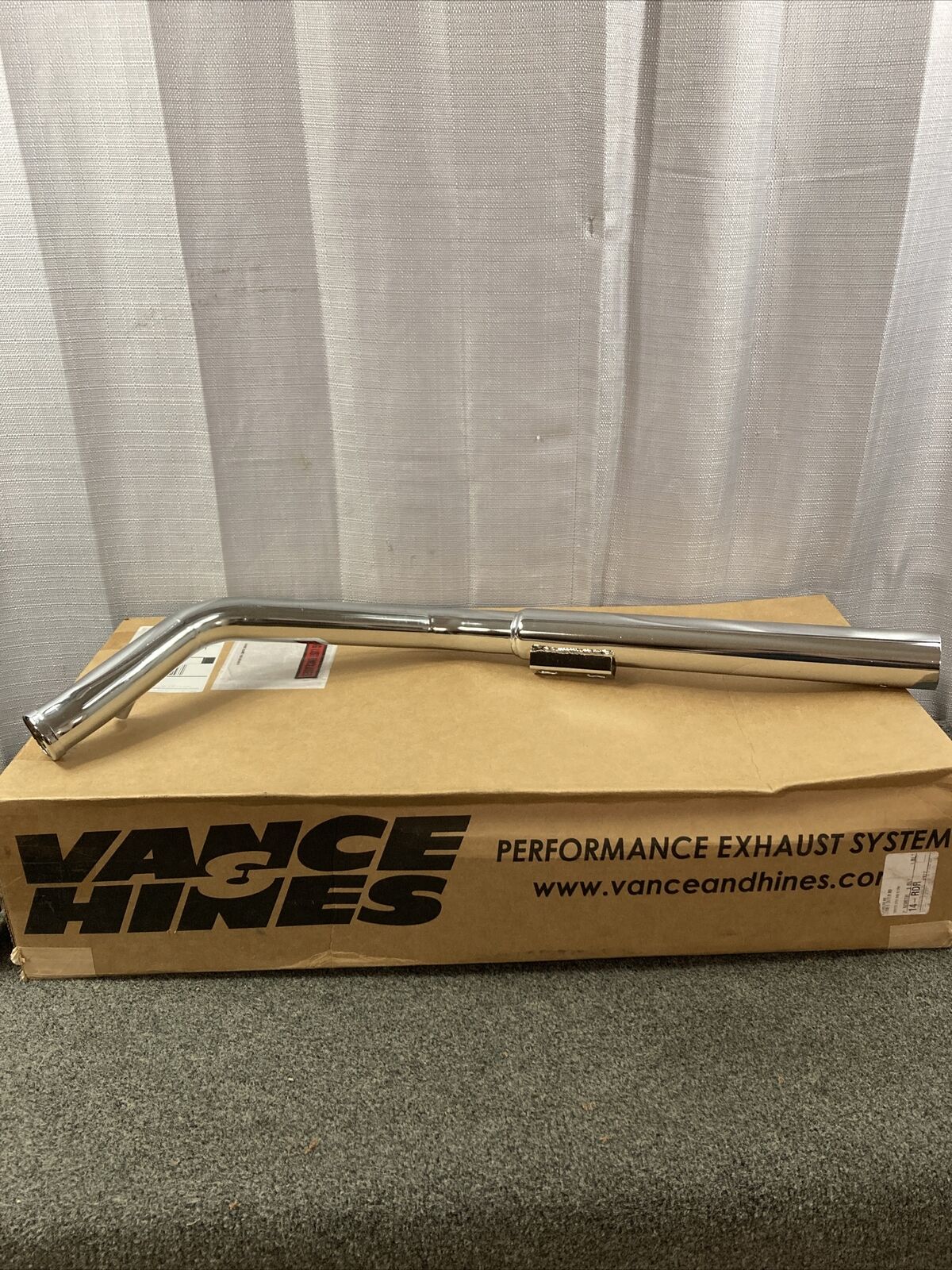 NEW GENUINE VANCE & HINES D586FC-R READ HEAD PIPE