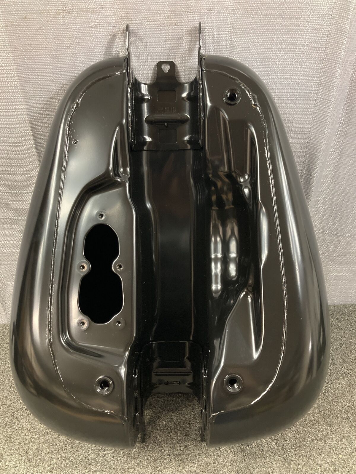 NEW GENUINE HARLEY DAVIDSON 61000858 TANK,FUEL,SIDE-FILL,PRIME,W/O EMBOSSMENT