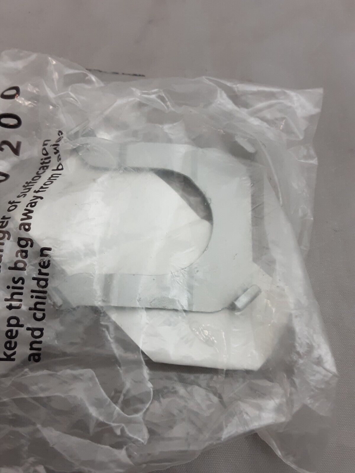NEW GENUINE BMW 33738555052 SECURING PLATE
