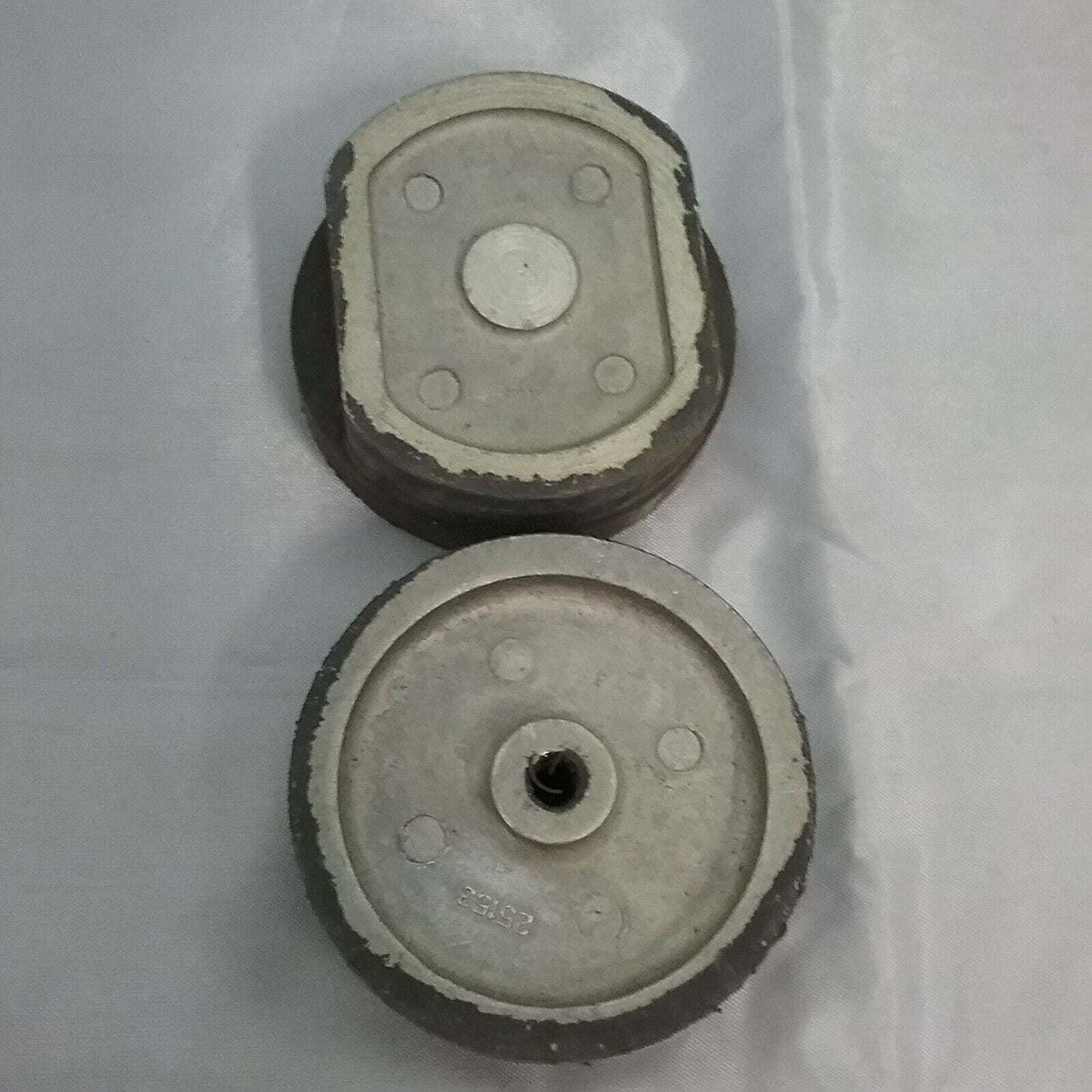QTY2 MERCURY 25153 LOWER MOTOR MOUNTS Mercury Outboard 20-200HP