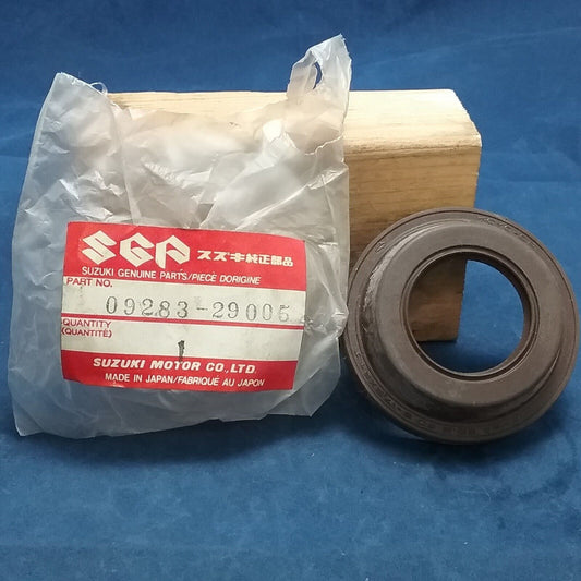 NEW GENUINE SUZUKI 09283-29005 OIL SEAL SECONDARY DRIVE GEAR GV1200