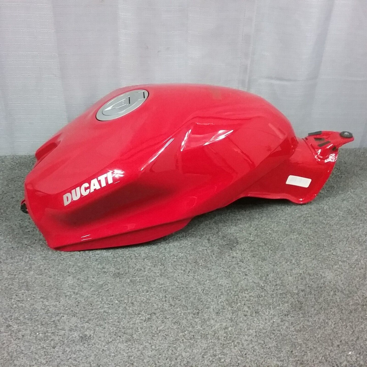 GENUINE DUCATI 58612061AA TANK, RED Panigale 899 14-15 Panigale 959 16-19