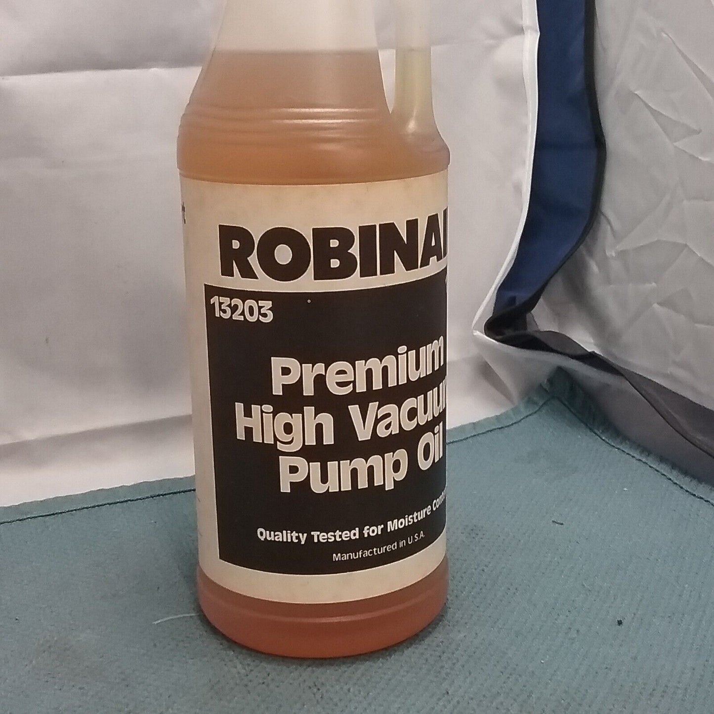 NEW ROBINAIR 13203 PREMIUM HIGH VACUUM PUMP OIL