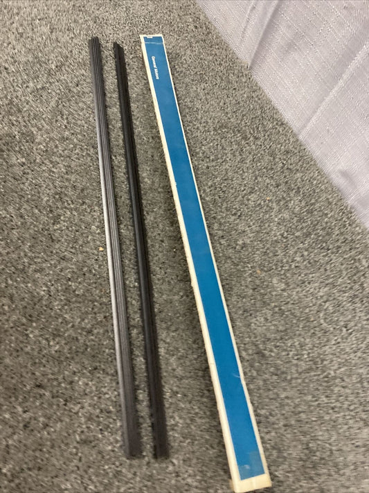 QTY 2 NEW GENUINE GM 10093153 BLADE INSERT, WINDSHIELD WIPER GR 10.146