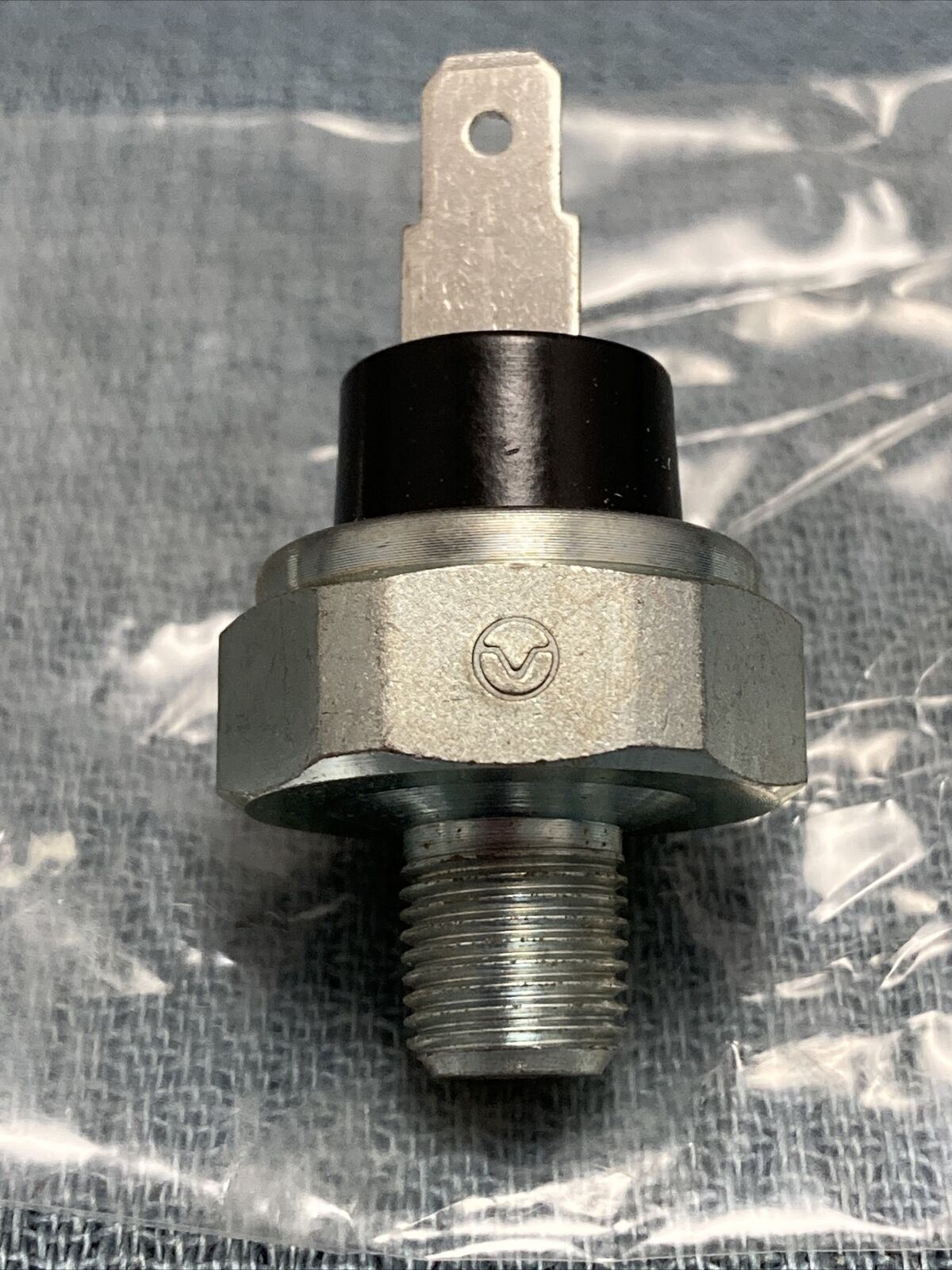 NEW ROBIN SUBARU 263-76102-H1 SWITCH, OIL PRESSURE
