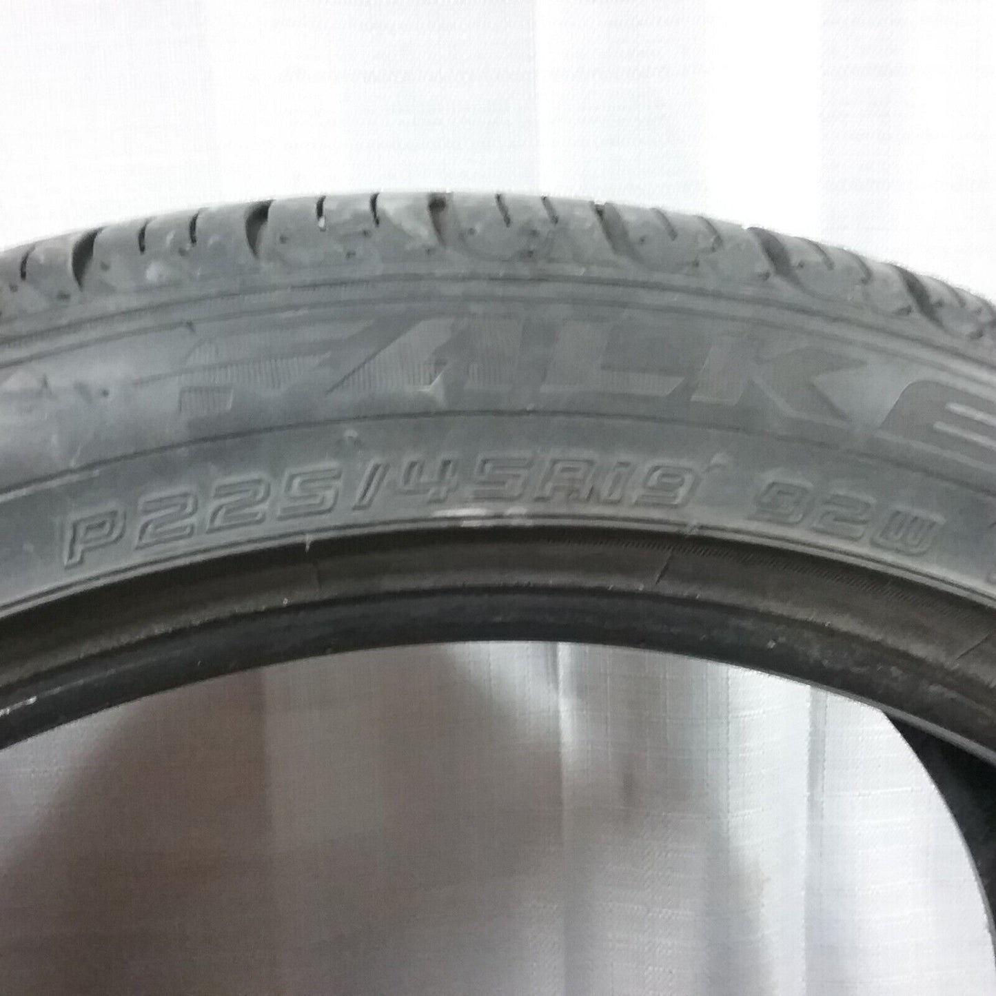 FALKEN ZIEX ZE001 A/S P225/45R19 92 W