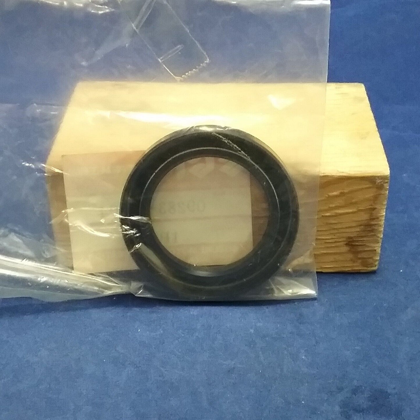 NEW GENUINE SUZUKI 09283-36004 OIL SEAL, RH 36X52X8 CRANKSHAFT