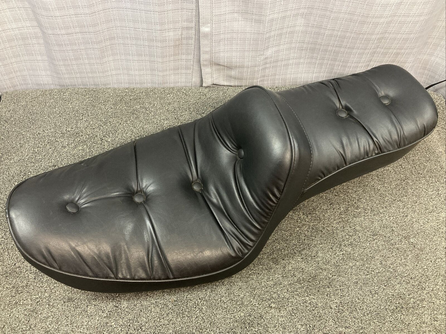 HARLEY DAVIDSON 52004-84B PILLOW-LOOK SEAT, SPORTSTER