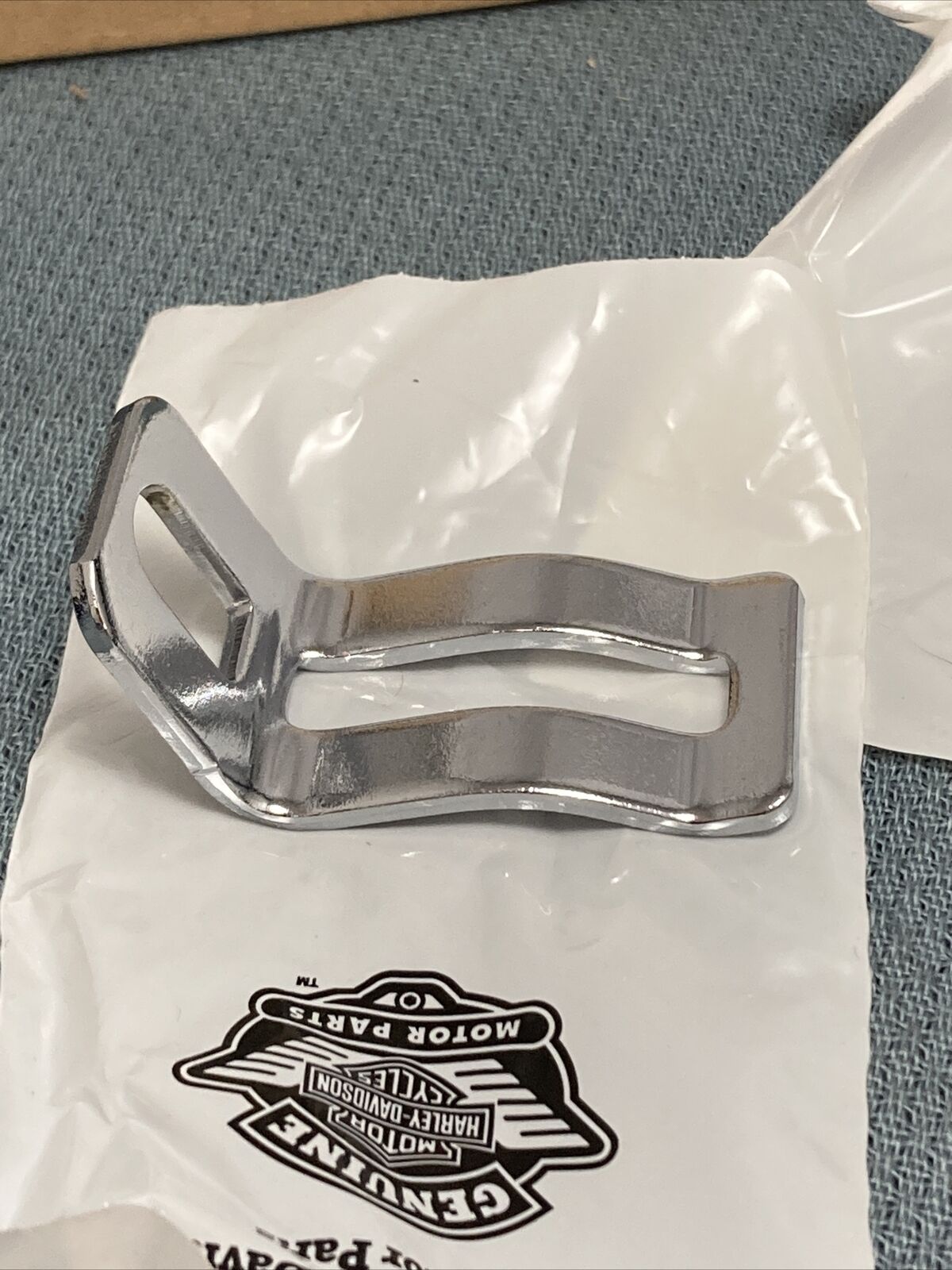 NEW GENUINE HARLEY-DAVIDSON 65946-07 CLAMP, 2 PC, REAR, EXH. PIPE