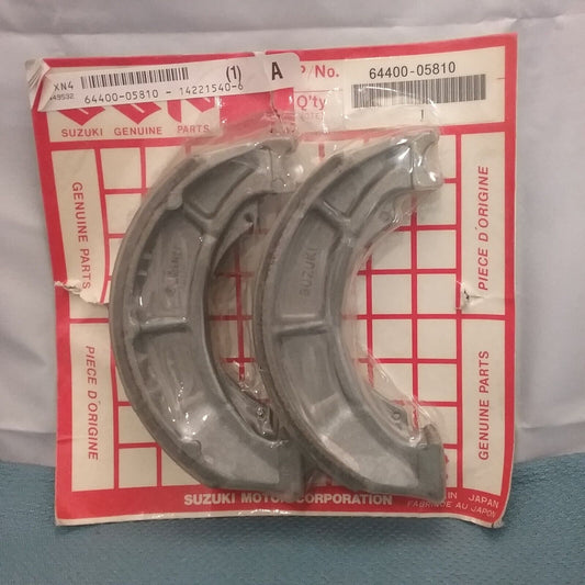NEW GENUINE SUZUKI 64400-05810 SHOE SET, BRAKE 2002-2014