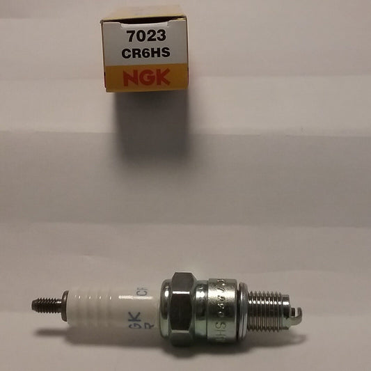 QTY 2, NEW NGK CR6HS Nickel Spark Plug 7023 YAMAHA 94701-00282-00 86-04