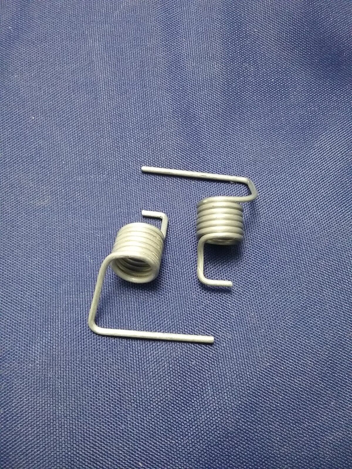 QTY2 NEW GENUINE MERCURY 24-30618 SPRING MERCURY 65 70 80 100HP