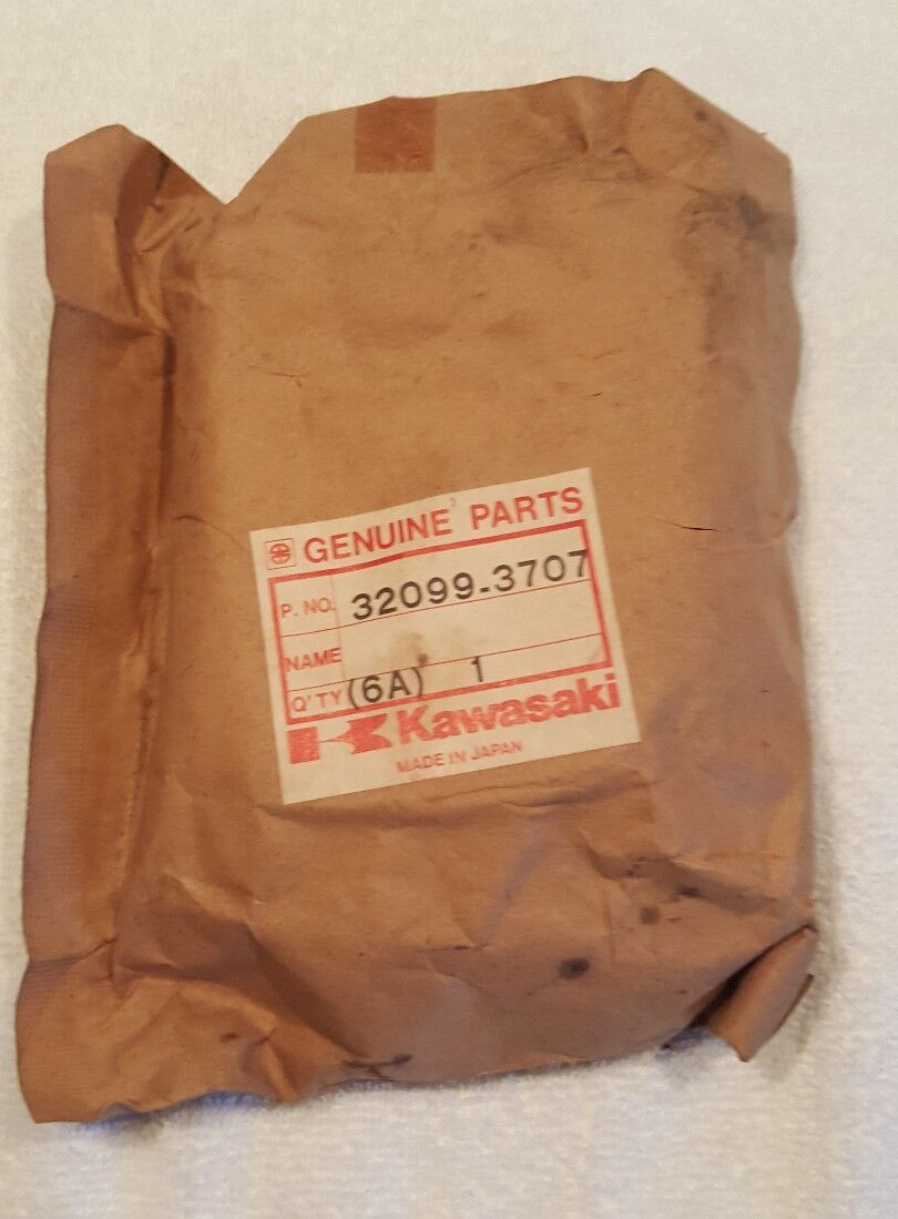NEW GENUINE KAWASAKI 32099-3707 CASE,ARRESTER SX JS650A X2 JF650A