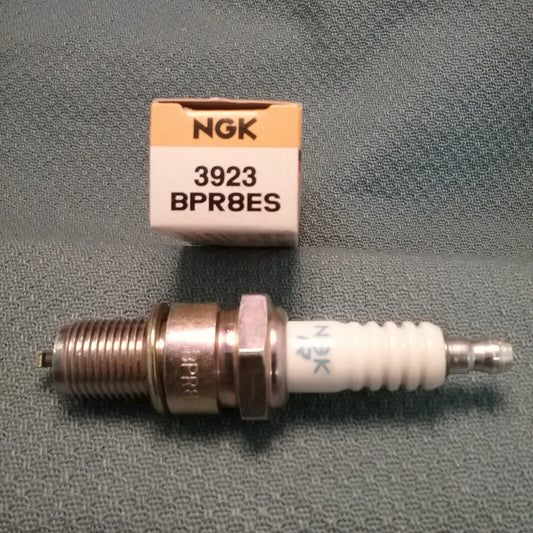 QTY2, NEW NGK BPR8ES Nickel Spark Plug 3923 YAMAHA BPR-8ES00-00-00 XJ700 81-85