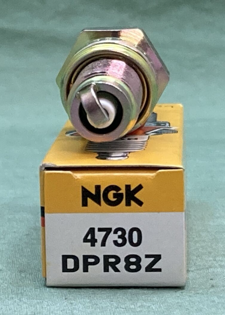 QTY 2 NEW NGK 4730 DPR8Z SPARK PLUG