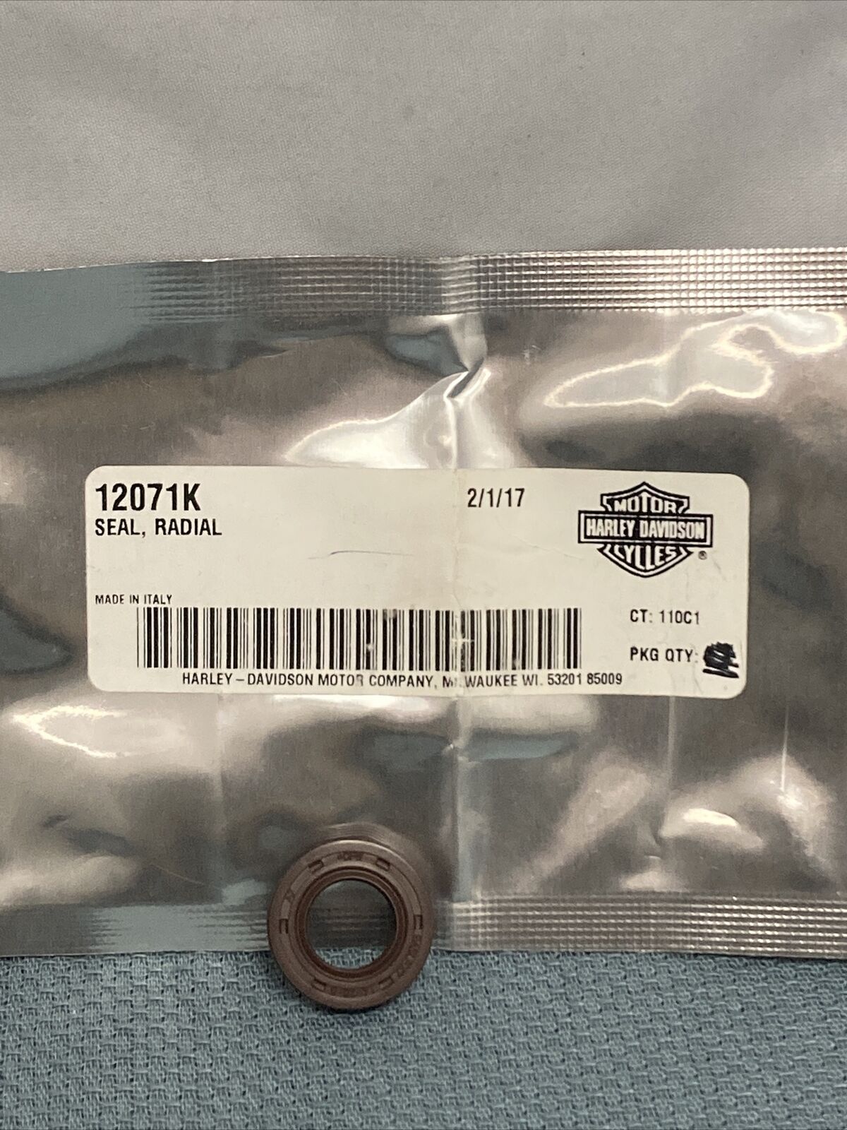 NEW GENUINE HARLEY DAVIDSON 12071K SEAL, RADIAL