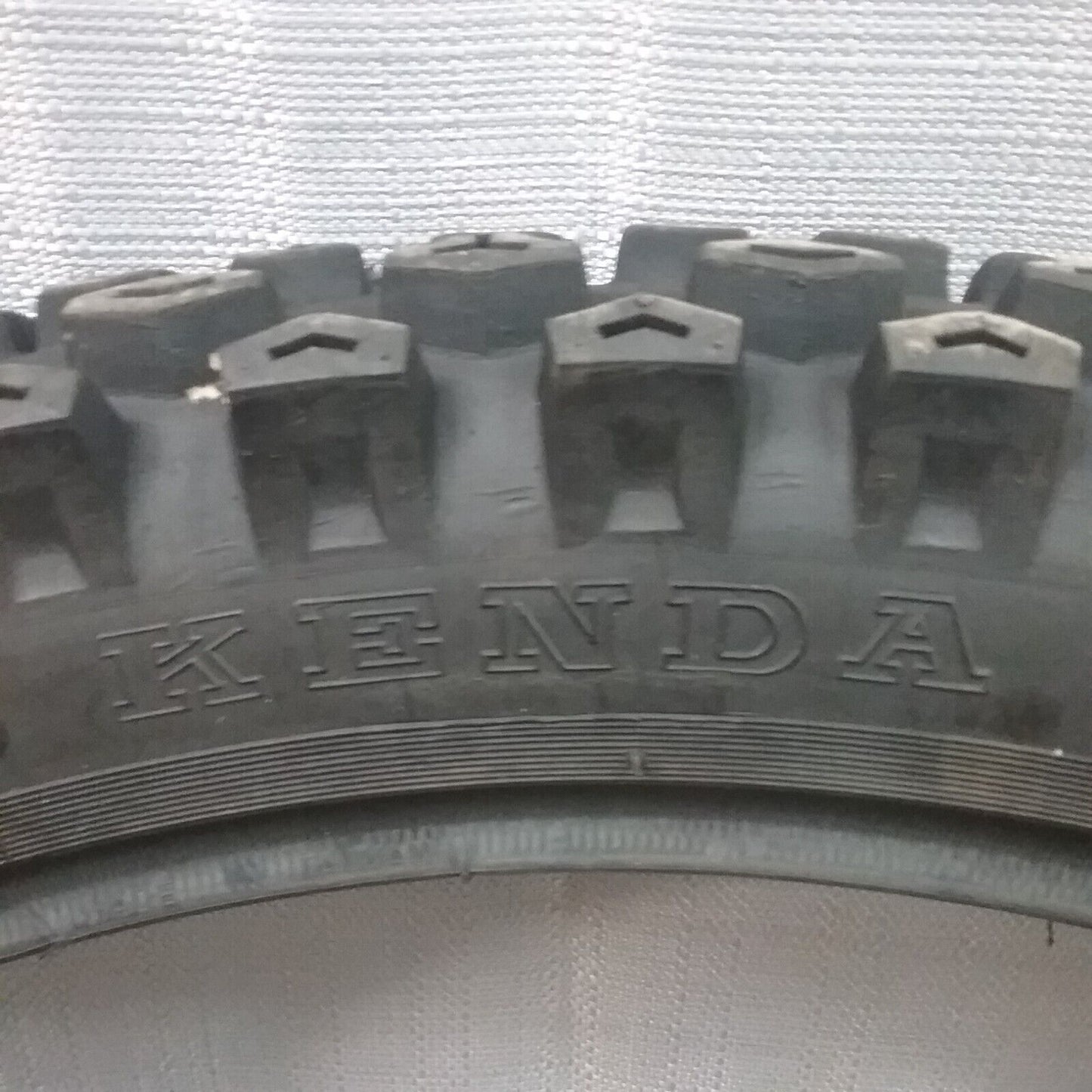 USED KENDA 042702138B0 3.25-21  FRONT TUBE TYPE DUAL SPORT MOTORCYCLE TIRE