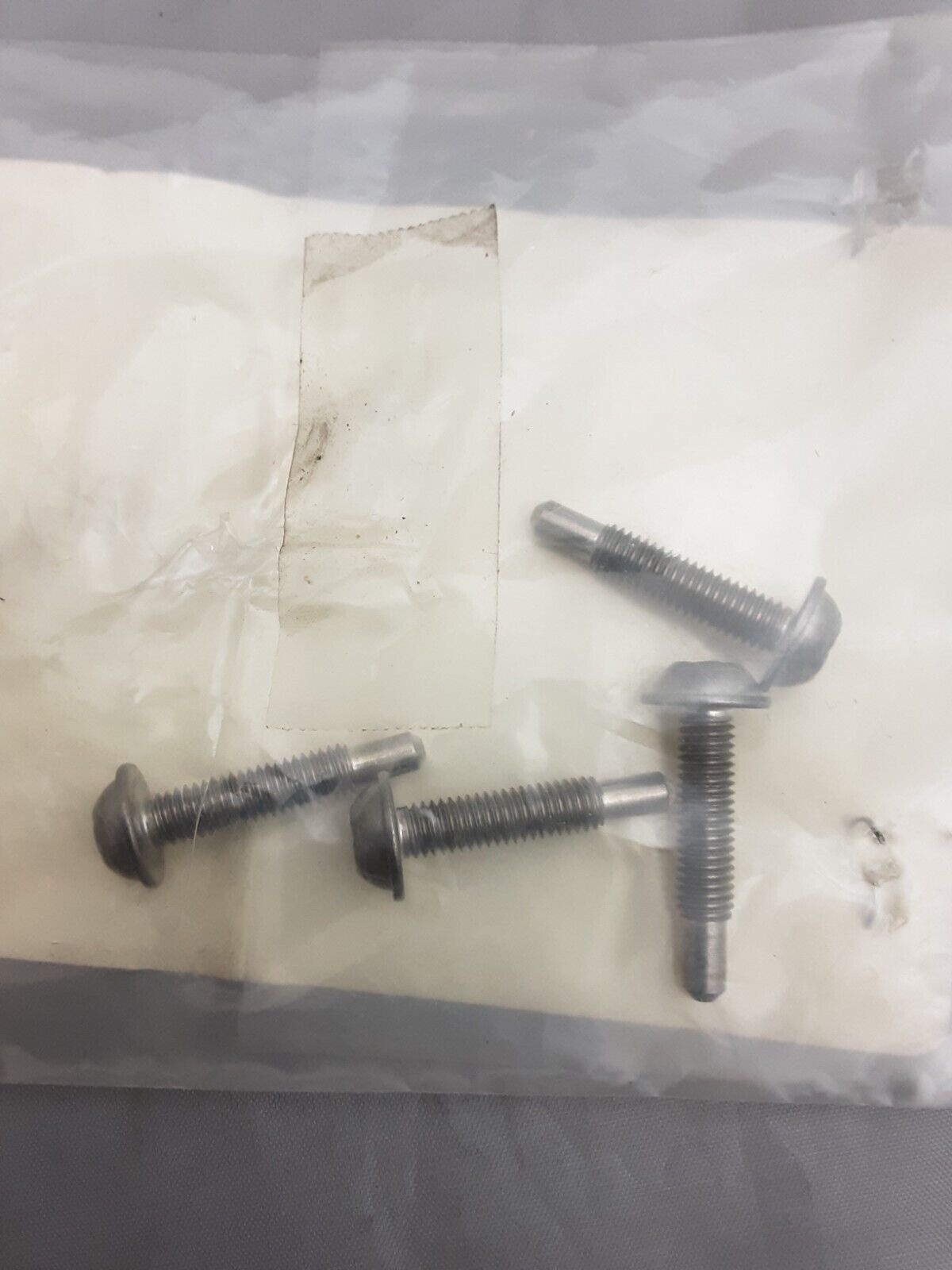NEW GENUINE BMW 52537727087 BINDING HEAD SCREW - M5X18 S1000 HP4 2008-2013