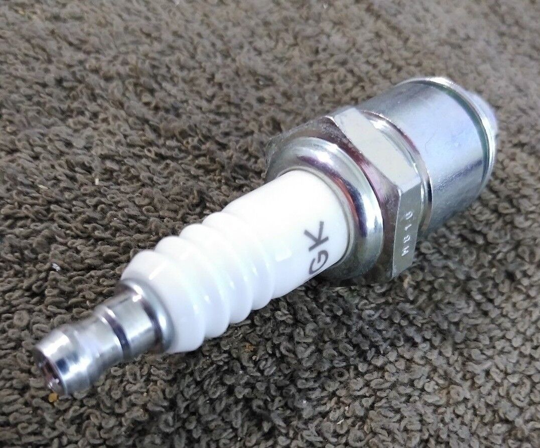 NEW NGK Spark Plug 3210 / B-4 / 3 Pack