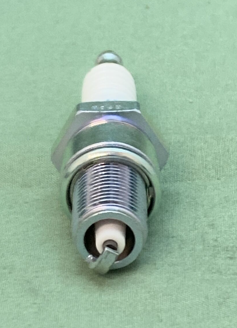 QTY 2 NEW NGK BPR4ES SPARK PLUG 7222